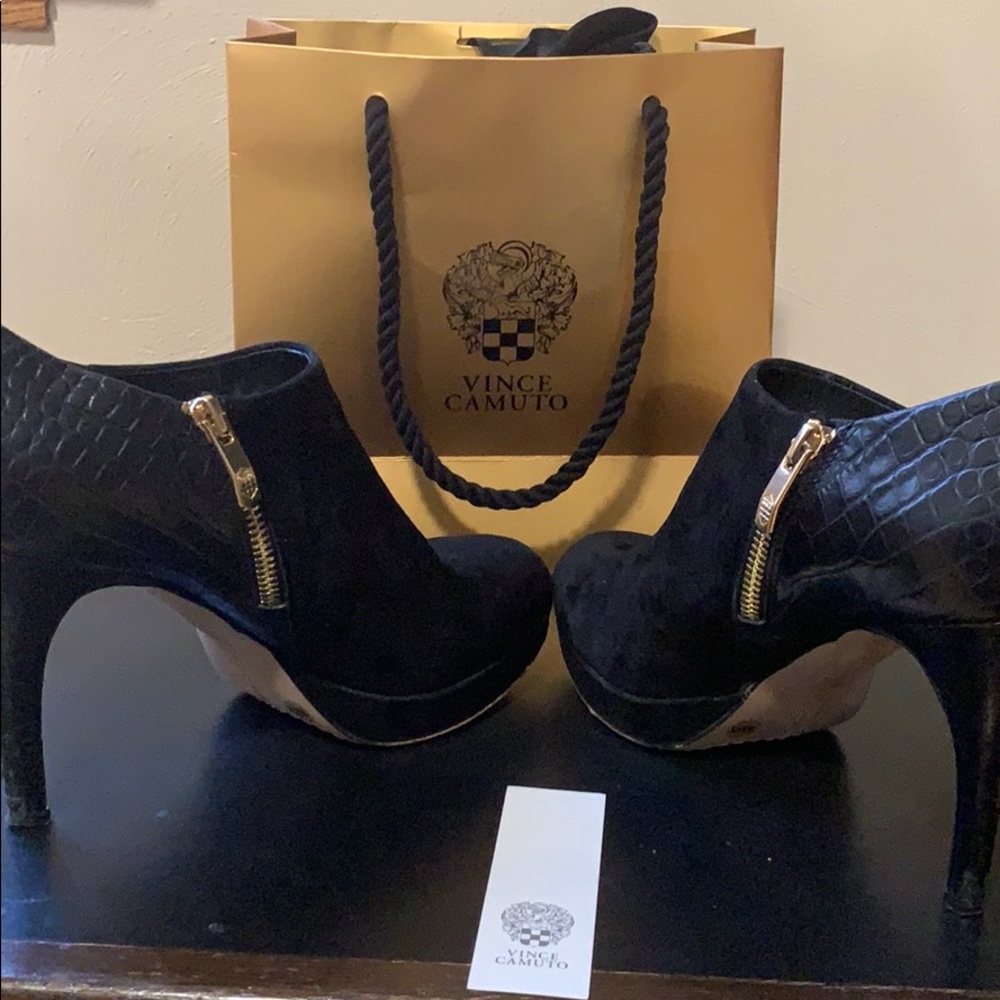 Vince Camuto 's !
